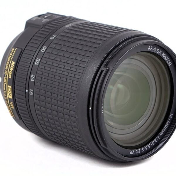 Nikon AF-S DX NIKKOR 18-140mm f/3.5-5.6G ED VR Lens